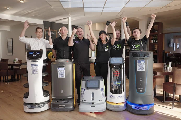 Parkhotel Eisenstadt: Five PUDU Robots on the Team