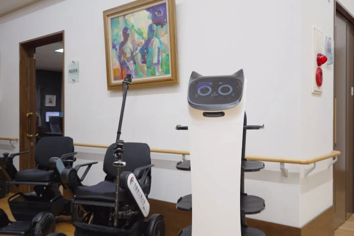 BellaBot Enhances Efficiency at Smile Park Elderly Care Home